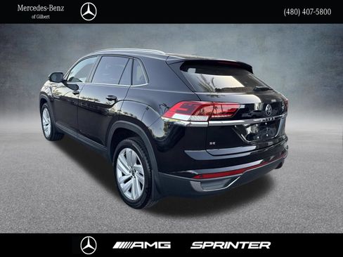 Used 2020 Volkswagen Atlas Cross Sport SE w/ Panoramic Sunroof Package FWD image 3