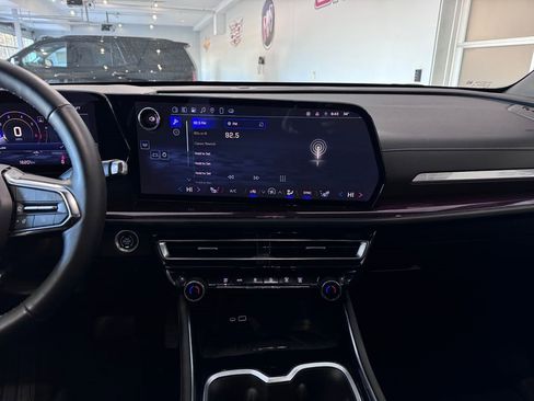 Certified 2025 Chevrolet Traverse Z71 image 16