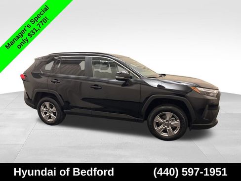 Used 2025 Toyota RAV4 XLE AWD/4WD image 4