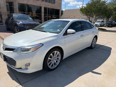 Used 2013 Toyota Avalon Limited FWD image 2