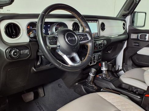 Used 2022 Jeep Wrangler Unlimited Sahara image 17