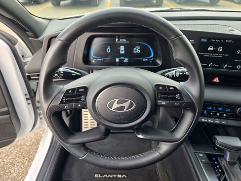 Certified 2025 Hyundai Elantra Sport FWD image 39