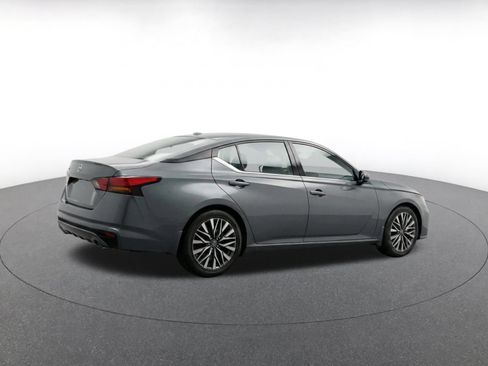 Used 2026 Nissan Altima 2.5 SV FWD image 8