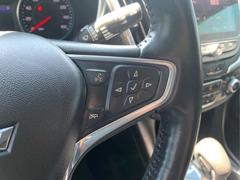 Used 2022 Chevrolet Equinox Premier FWD image 26