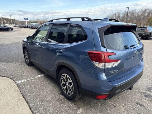 Used 2023 Subaru Forester Premium image 5