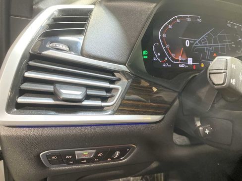 Used 2021 BMW X7 xDrive40i w/ M Sport Package image 24