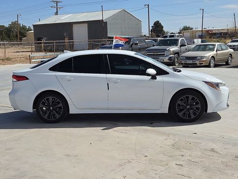 Used 2024 Toyota Corolla LE FWD image 6