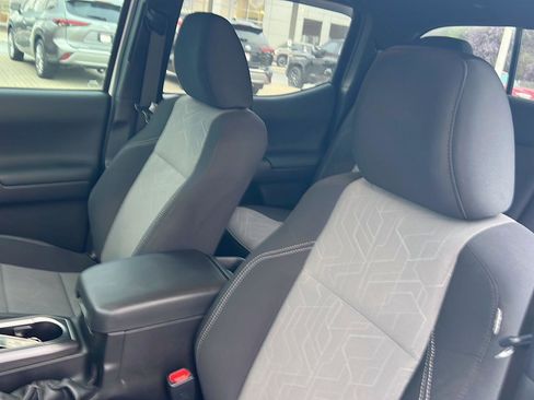 Used 2023 Toyota Tacoma TRD Off-Road w/ Technology Package image 29