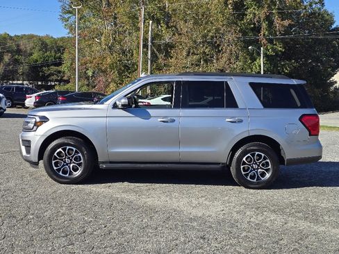 Used 2022 Ford Expedition XLT image 23