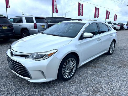 Used 2018 Toyota Avalon XLE Premium image 19
