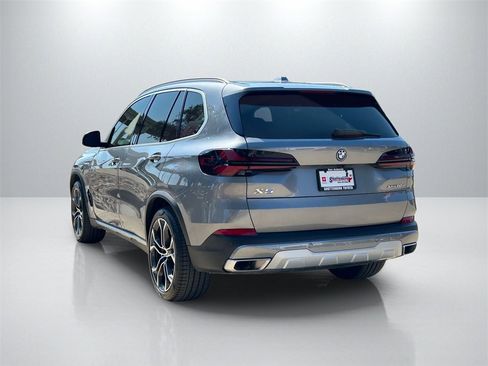Used 2024 BMW X5 xDrive50e w/ Premium Package image 7