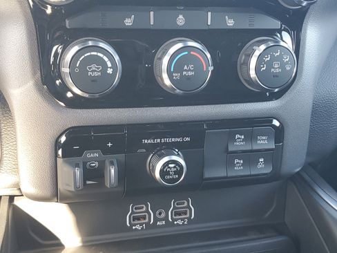 Used 2025 RAM 1500 Big Horn image 25