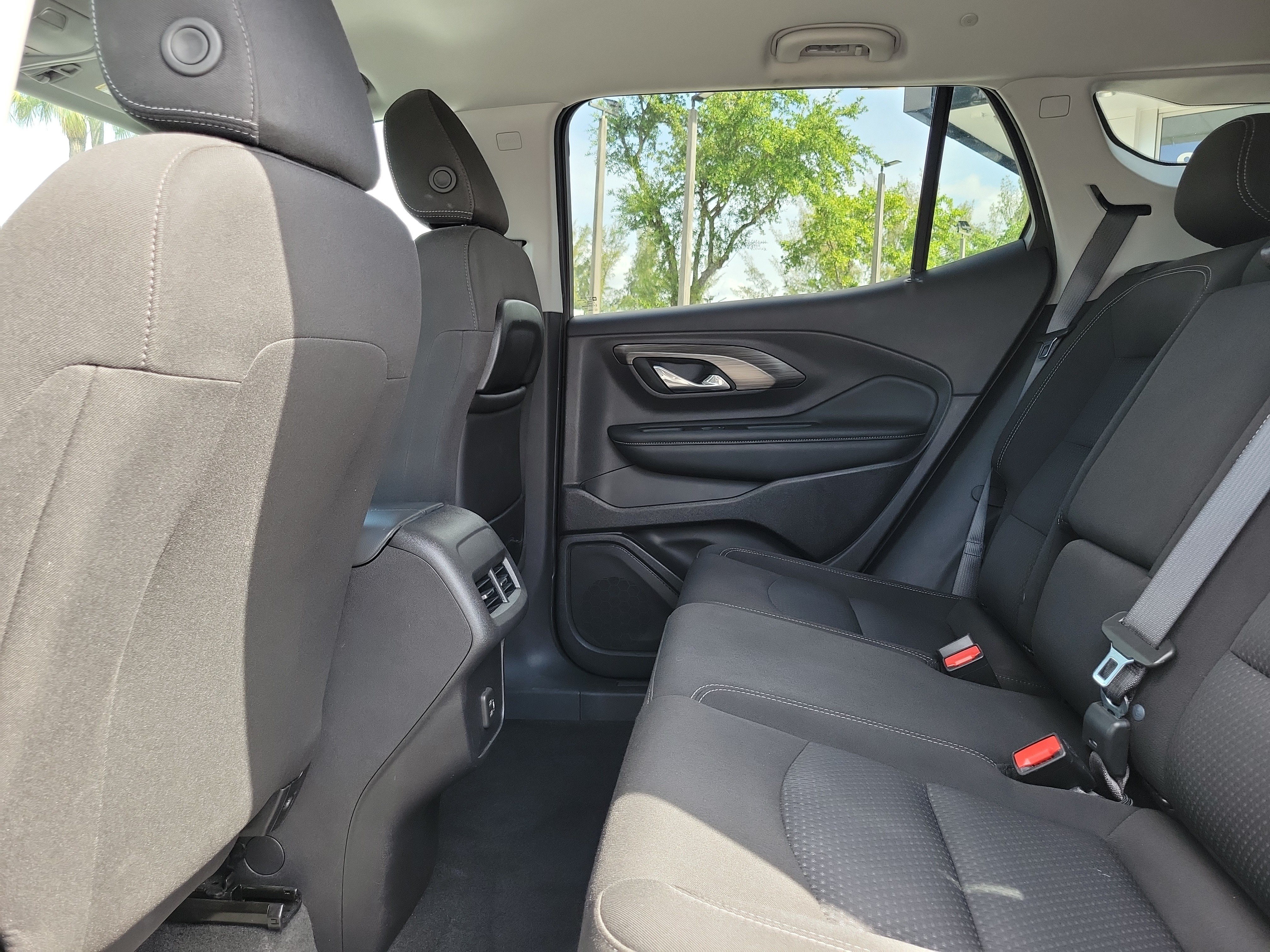 Used 2024 GMC Terrain SLE FWD image 15