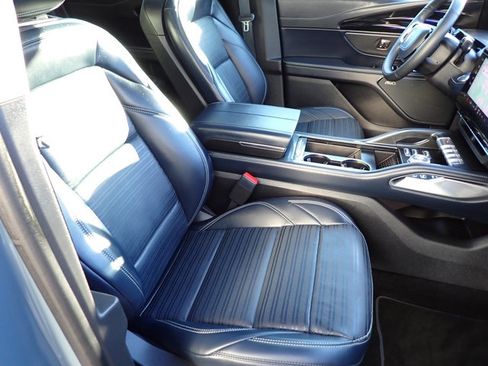 Certified 2025 Lincoln Nautilus Reserve image 11