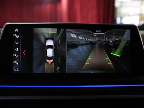 Used 2018 BMW 750i image 21