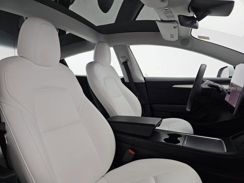 Used 2021 Tesla Model 3 Standard Range Plus image 15