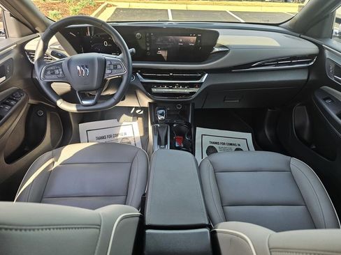 Used 2025 Buick Envista Avenir image 25