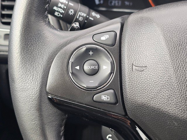 Used 2020 Honda HR-V Touring image 31