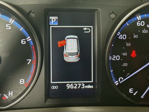 Certified 2018 Toyota RAV4 LE FWD image 13