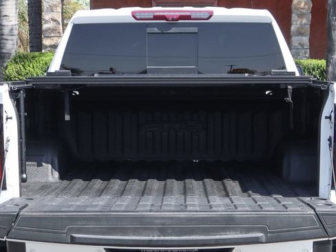 Used 2023 GMC Sierra 1500 AT4 w/ Technology Package AWD/4WD image 9