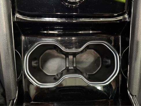 Used 2023 Jeep Grand Cherokee Altitude image 23