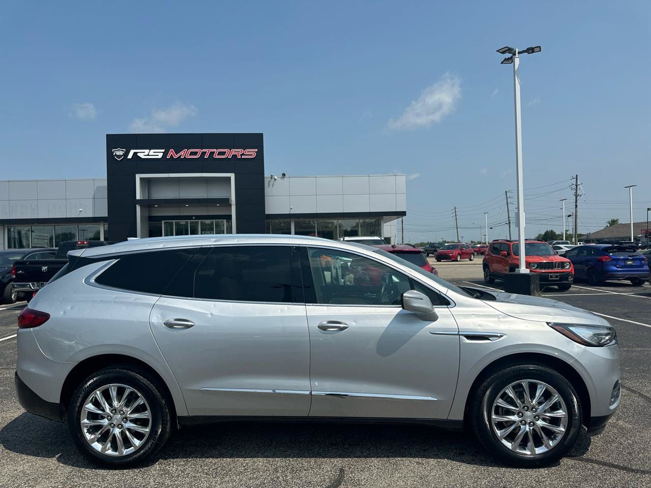 Used 2021 Buick Enclave Premium w/ Sun and Sites Package FWD image 15