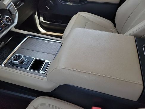 Used 2022 Ford Expedition Max Limited RWD image 20