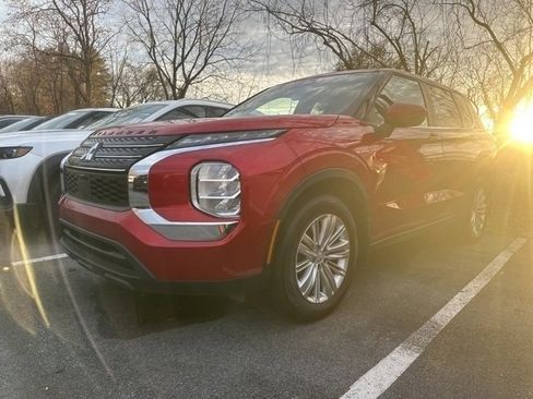 Used 2022 Mitsubishi Outlander ES image 14