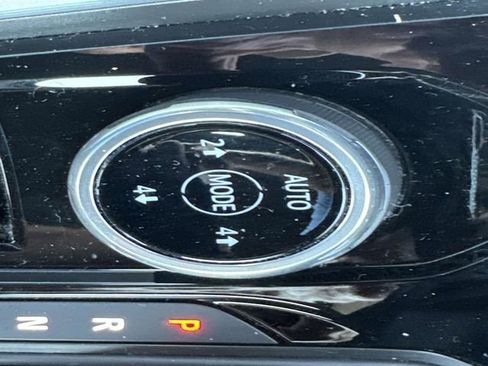 Used 2024 Chevrolet Colorado Trail Boss w/ Technology Package image 17