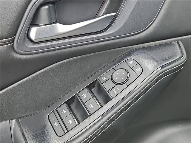 Used 2023 Nissan Rogue SV w/ SV Premium B Package FWD image 9