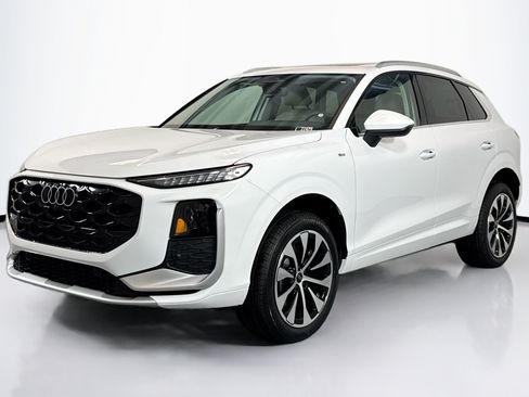 New 2026 Audi Q3 quattro 2.0T AWD/4WD image 1