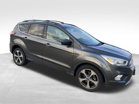 Used 2018 Ford Escape SEL w/ Ford Safe & Smart Package FWD image 8