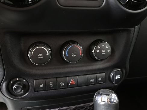 Used 2017 Jeep Wrangler Unlimited Sahara AWD/4WD image 34