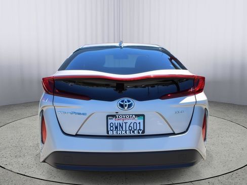 Used 2021 Toyota Prius Prime XLE FWD image 7