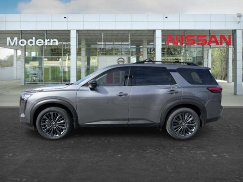 New 2026 Nissan Pathfinder SL image 4