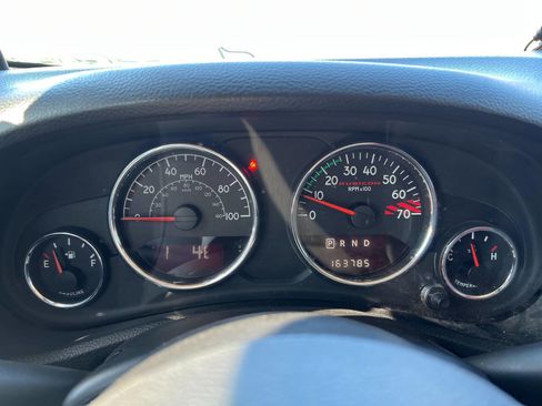 Used 2013 Jeep Wrangler Rubicon AWD/4WD image 16