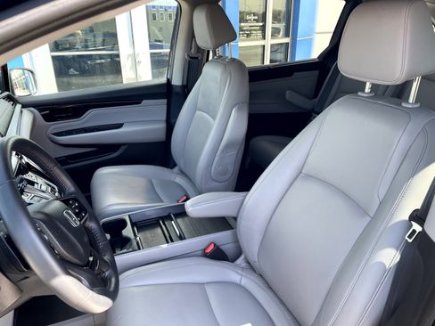 Used 2023 Honda Odyssey Touring image 11