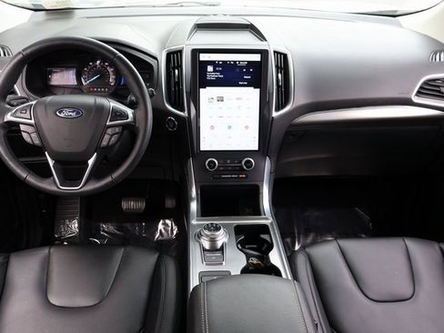 Used 2022 Ford Edge Titanium image 13
