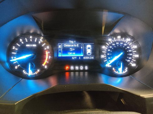 Used 2017 Ford Edge SE image 23