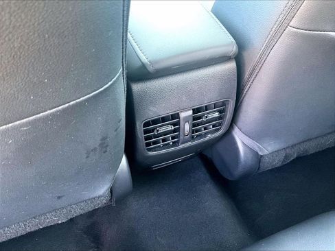 Used 2026 Toyota Corolla Cross XLE AWD/4WD image 27