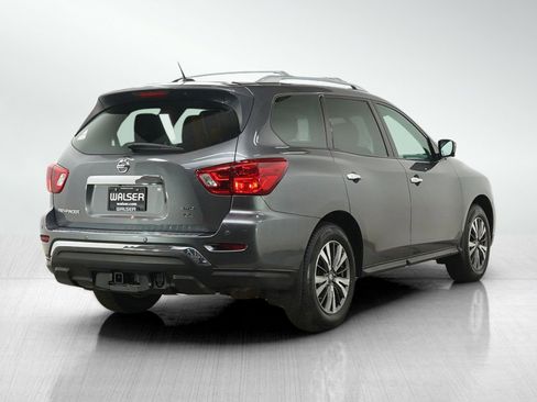 Used 2017 Nissan Pathfinder SL w/ SL Premium Package AWD/4WD image 6