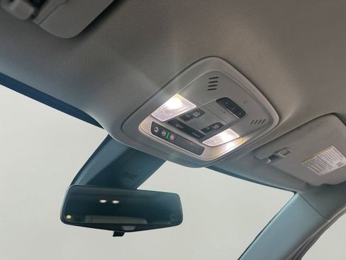 Used 2018 Chevrolet Traverse LT image 22