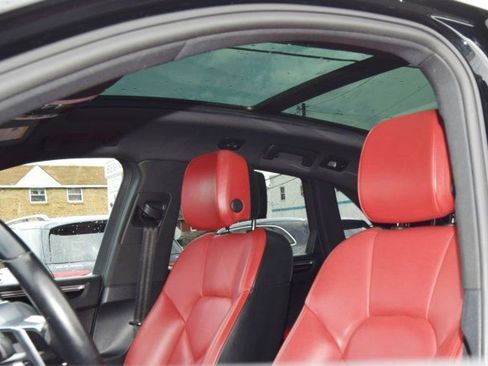 Used 2021 Porsche Macan AWD/4WD image 20