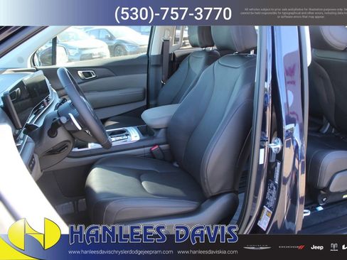 New 2026 Kia Carnival EX image 13