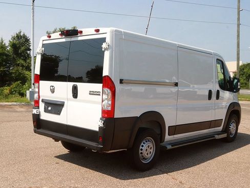 Used 2025 RAM ProMaster 2500 w/ U-Haul Equipment Group FWD image 7
