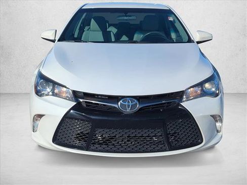 Used 2017 Toyota Camry SE image 2