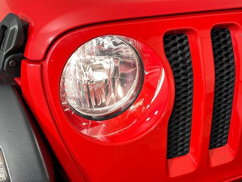 Used 2022 Jeep Wrangler Unlimited Sport AWD/4WD image 9