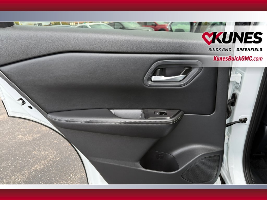Used 2026 Nissan Rogue SV AWD/4WD image 33