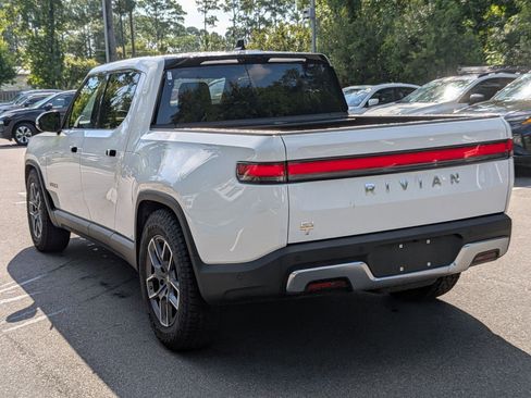 Used 2022 Rivian R1T Adventure image 5
