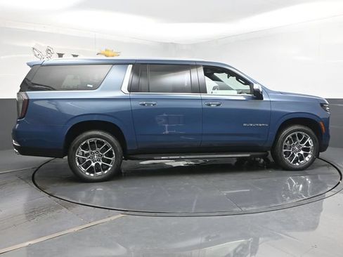 New 2026 Chevrolet Suburban Premier w/ Sun And Tow Package AWD/4WD image 16